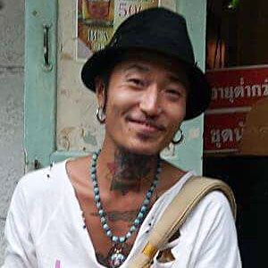 SANMEEN BLACK, tatuador no estúdio Holy Ghost Tattoo